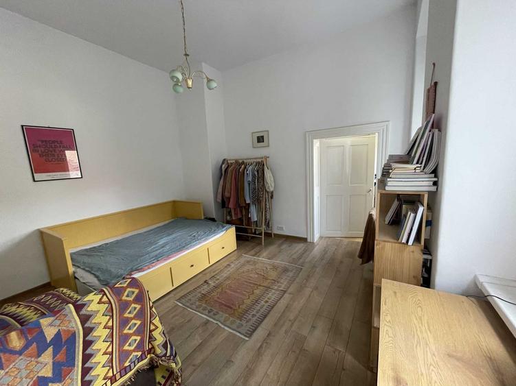Apartament cu 2 camere decomandat, mobilat în Central