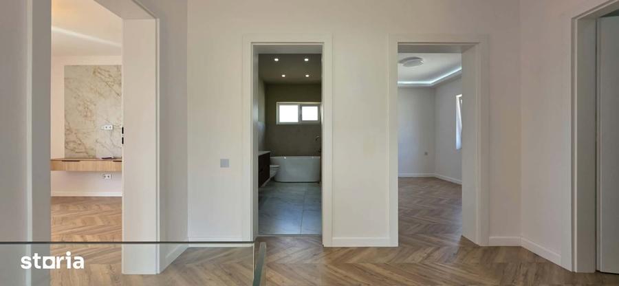 Casă cu 3 camere semidecomandat cu Teren 430 Mp în Paleu