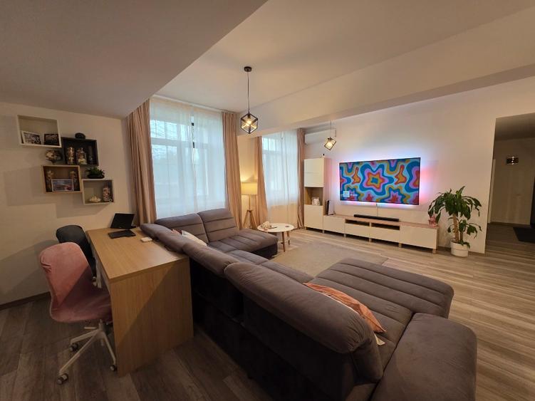 Apartament cu 4 camere decomandat în Dorobanțul