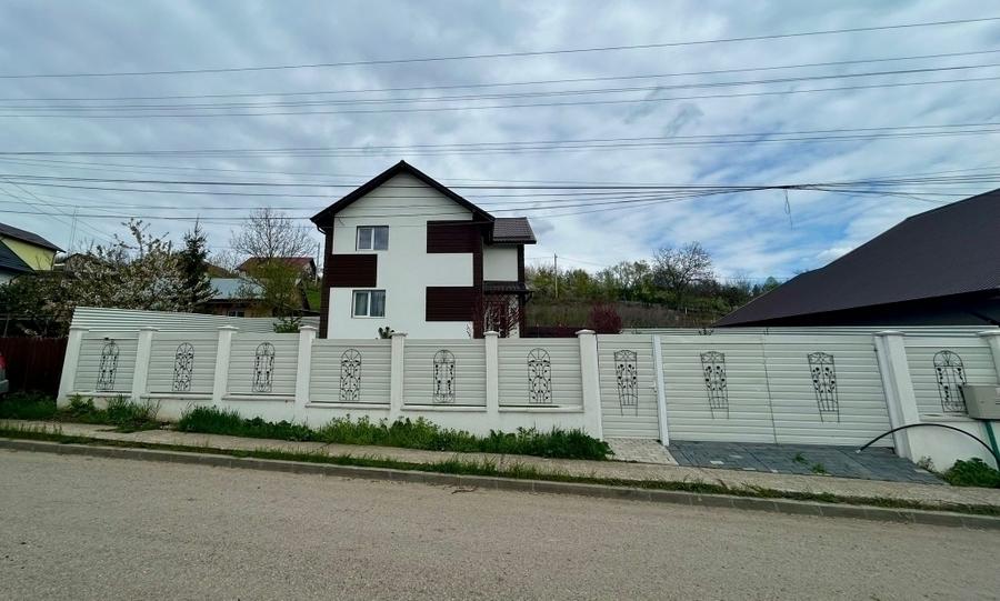Casă individuală cu 4 camere cu Teren 720 Mp în Valea Lupului