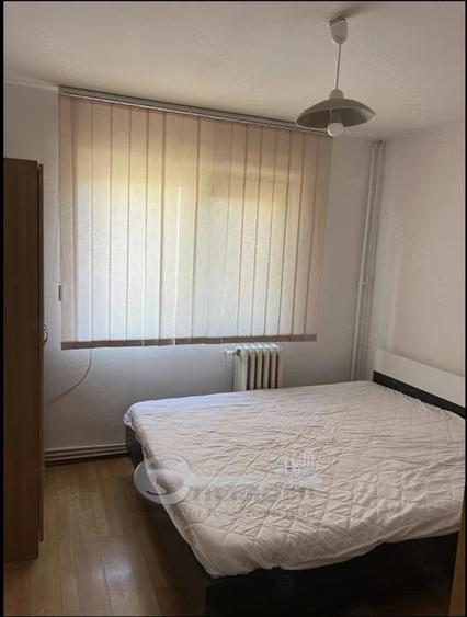 Apartament cu 3 camere decomandat în Canta