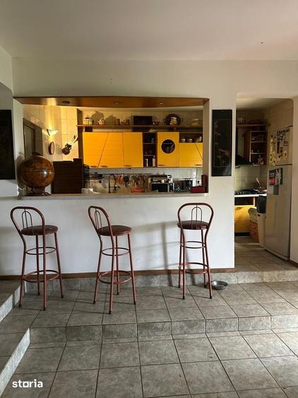 Casă cu 4 camere cu Teren 1200 Mp în Central