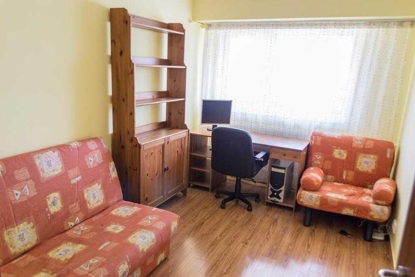 Apartament cu 3 camere decomandat în Berceni