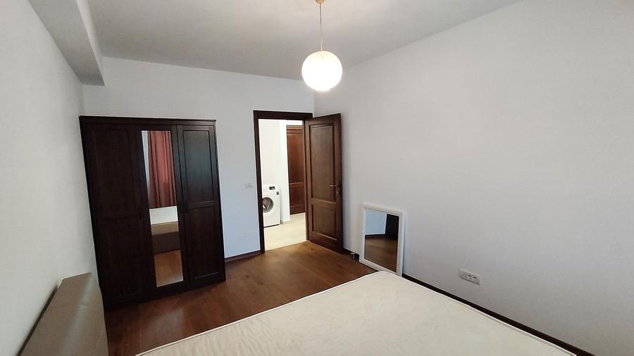 Apartament cu 3 camere decomandat în Tineretului