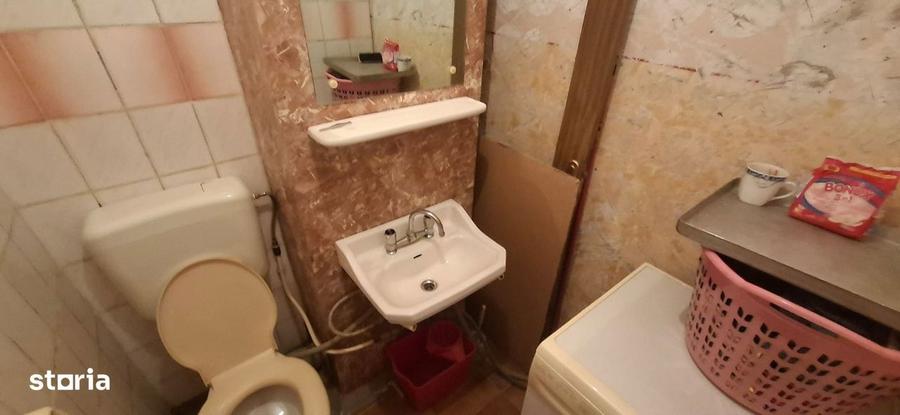 Apartament cu 3 camere semidecomandat în Exterior Vest