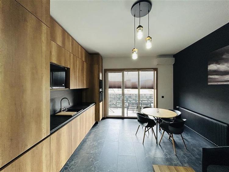 Apartament cu 3 camere nedecomandat în Hipodrom 4