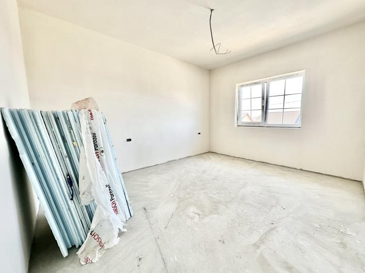 Duplex cu 3 camere cu Canalizare în Moșnița Nouă