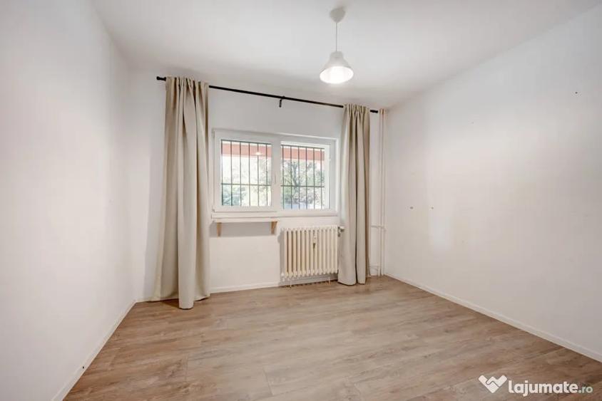 Apartament cu 4 camere semidecomandat în Lacul Tei