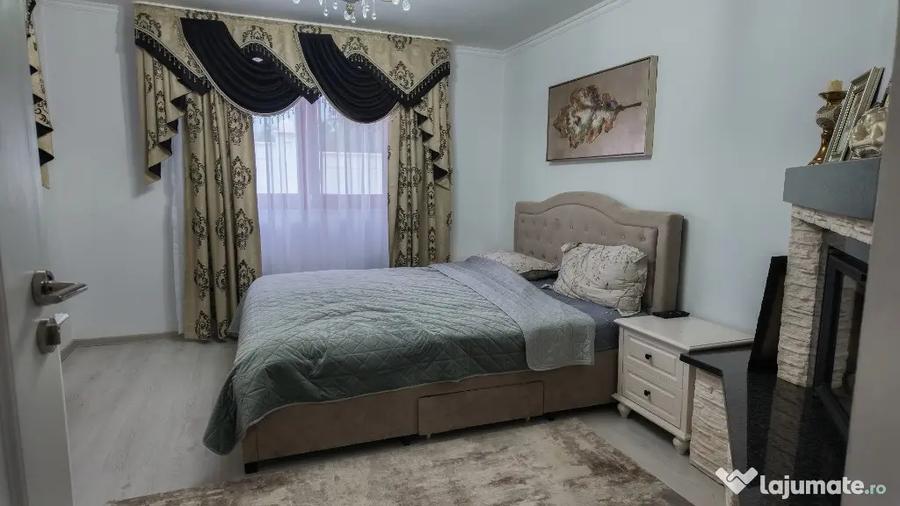 Casă cu 6 camere cu Teren 2100 Mp în Central