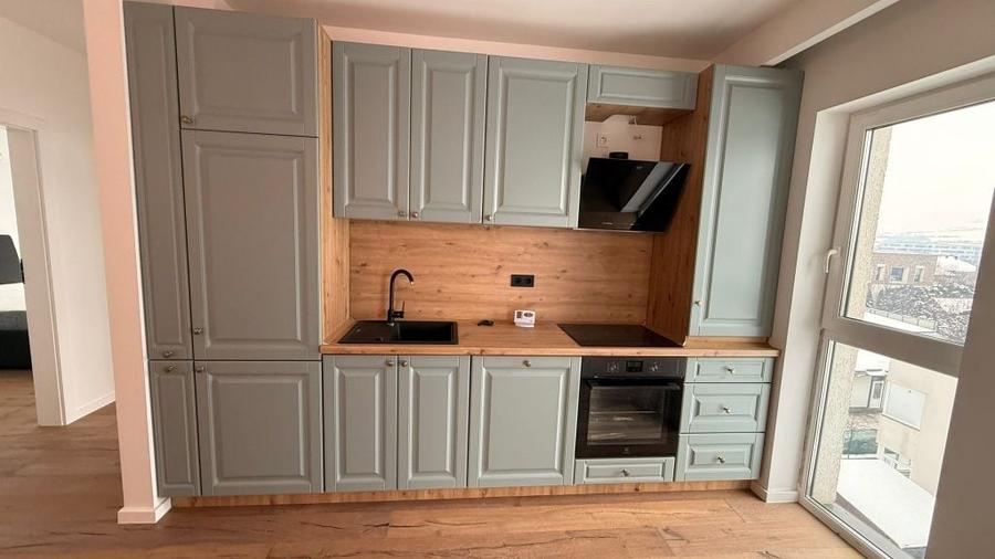 Apartament cu 3 camere decomandat în Florești