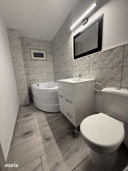 Apartament cu 3 camere în Tei