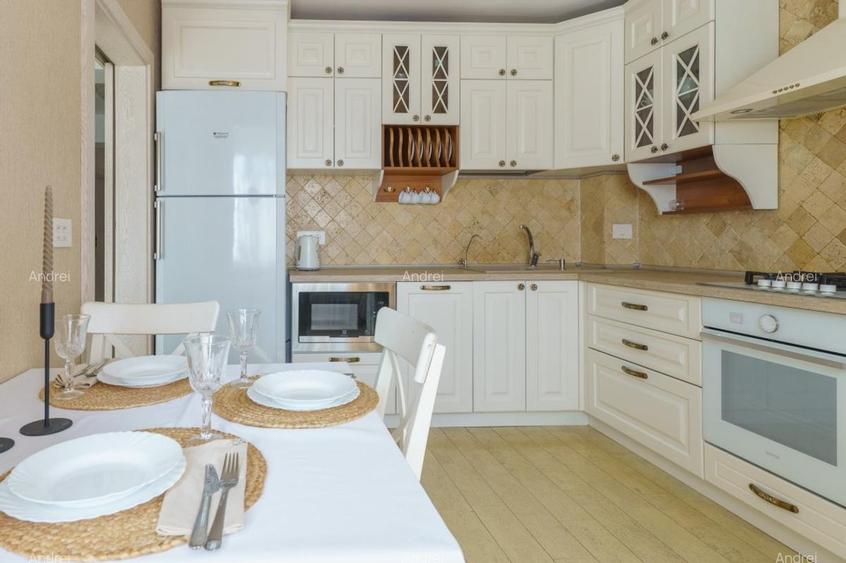 Apartament cu 3 camere decomandat, mobilat în Timpuri Noi