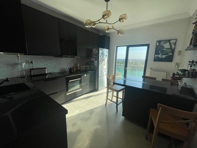 Apartament cu 4 camere decomandat în Lacul Tei