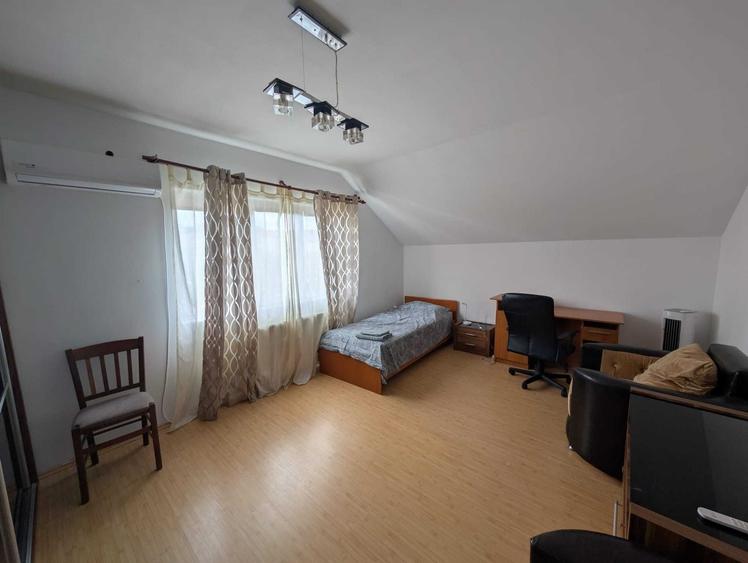 Apartament cu 3 camere decomandat în Dosu Bricii