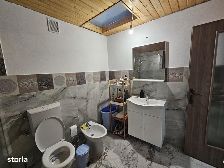 Casă cu 4 camere în Lăpușnic