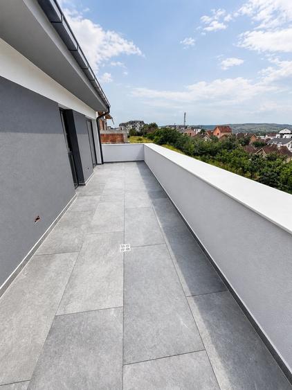 Casă individuală cu 5 camere cu Teren 670 Mp în Cetate