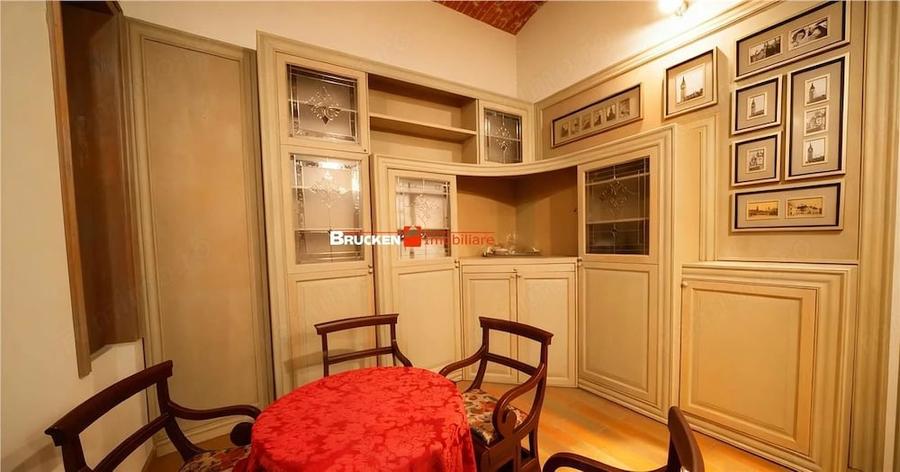 Apartament cu 4 camere în Central