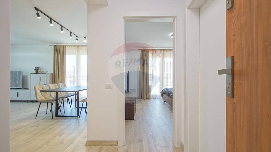 Apartament cu 2 camere semidecomandat, mobilat în Tractorul