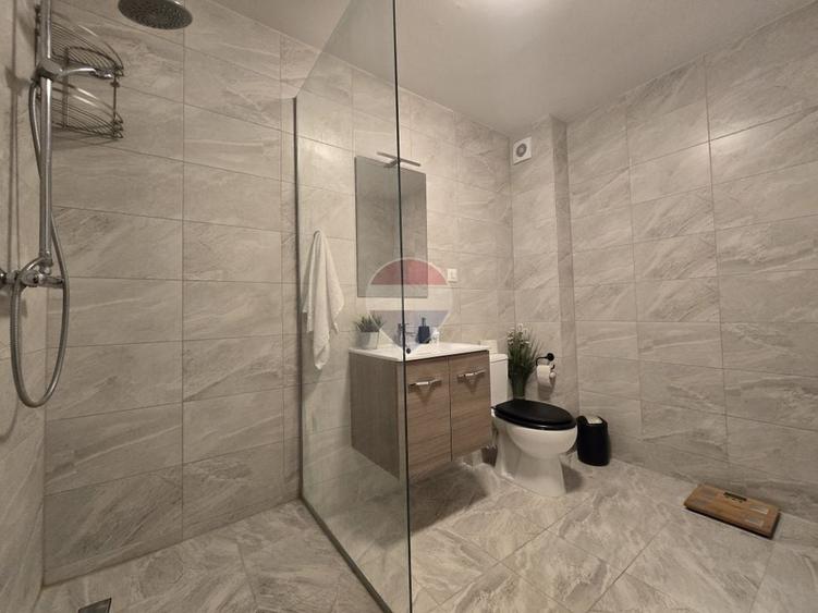 Apartament cu 3 camere decomandat, mobilat în Splaiul Unirii