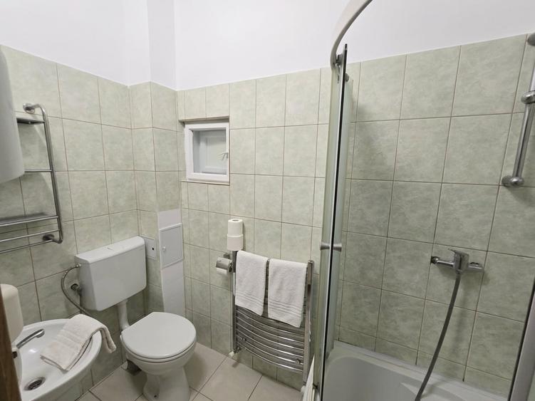 Spațiu comercial, de 204 mp, în Central