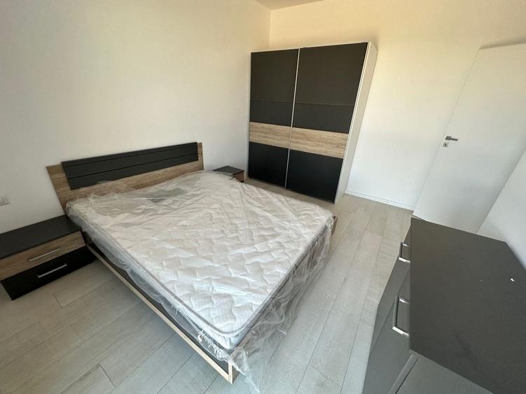 Apartament cu 3 camere decomandat în Torontalului