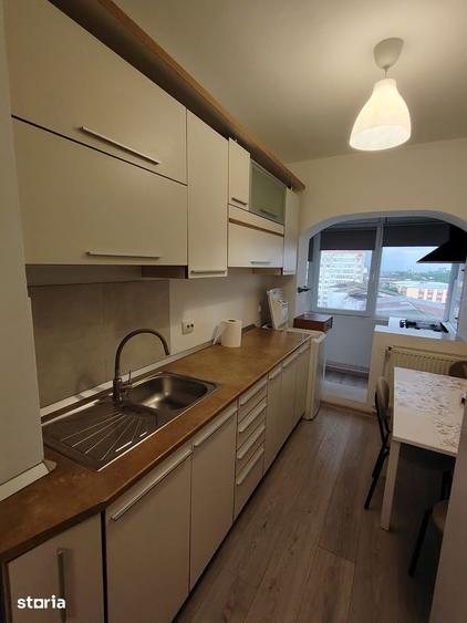 Apartament cu 3 camere în Micro 6