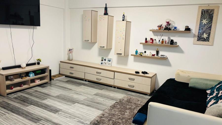 Apartament cu 3 camere decomandat în Măgura