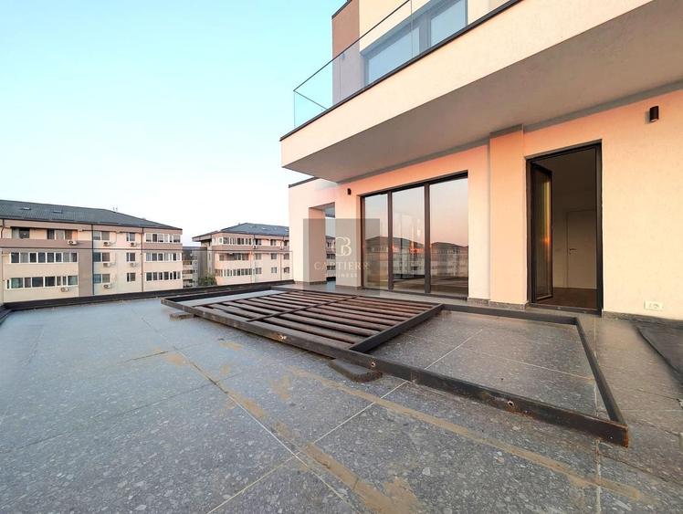 Penthouse cu 3 camere decomandat în Ozana
