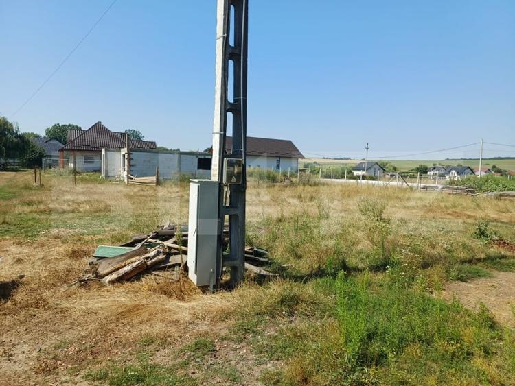 Teren Construcții intravilan de 808 mp, în Costâna