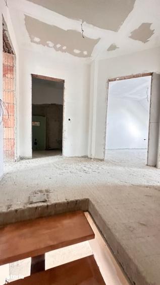 Casă cu 4 camere cu Teren 70 Mp în Depozitelor