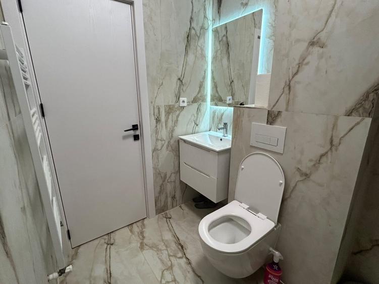 Garsonieră decomandată în Central