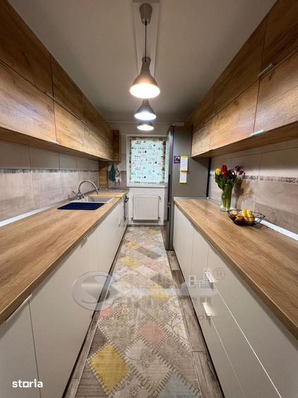 Apartament cu 3 camere decomandat, mobilat în Galata