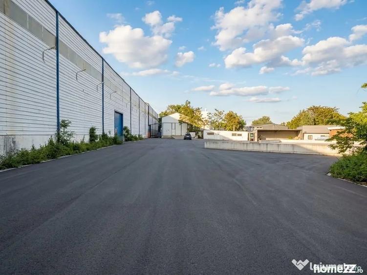 Spațiu comercial, de 3,000 mp, în Xenia
