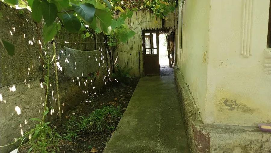 Casă cu Teren 691 Mp în Leu