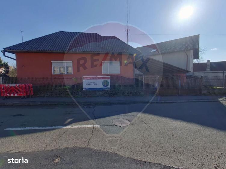 Casă cu 4 camere cu Teren 583 Mp în Sud