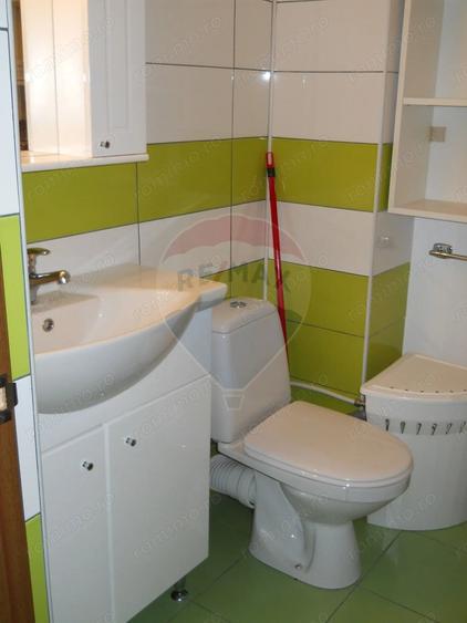 Apartament cu 4 camere decomandat în Târgu Cucu