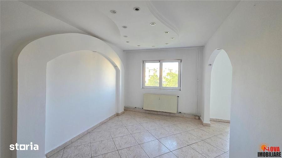 Apartament cu 2 camere decomandat în Triaj