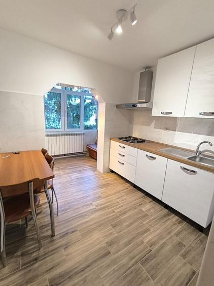 Apartament cu 3 camere decomandat în Obcini