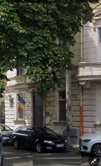 Casă cu 5 camere cu Canalizare în Victoriei
