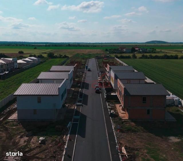 Casă cu 4 camere în Crețești