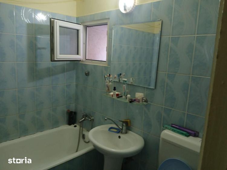 Apartament cu 3 camere decomandat în Titan — fotografia 3
