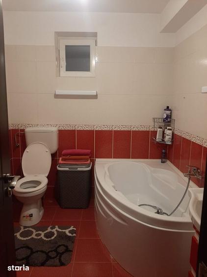 Casă cu 7 camere cu Teren 800 Mp în Dragomirești-Vale