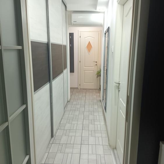 Apartament cu 2 camere decomandat în Tei