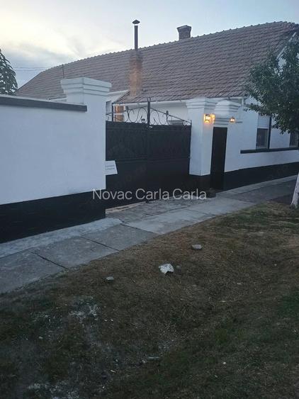 Casă cu Teren 1075 Mp în Central
