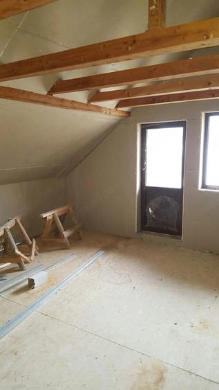 Casă cu 3 camere cu Teren 300 Mp în Cheia