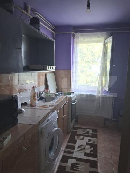 Apartament cu 2 camere semidecomandat, mobilat în Podu Roș