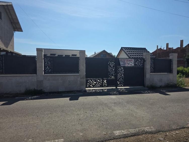 Casă cu 2 camere cu Teren 300 Mp în Cazasu