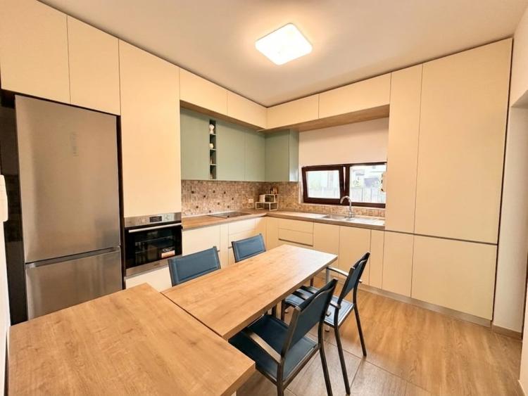 Duplex cu 5 camere cu Canalizare în Moșnița Nouă