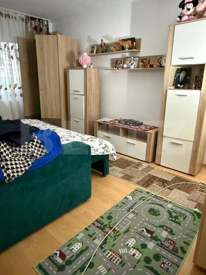 Apartament cu 2 camere decomandat, mobilat în Tractorul