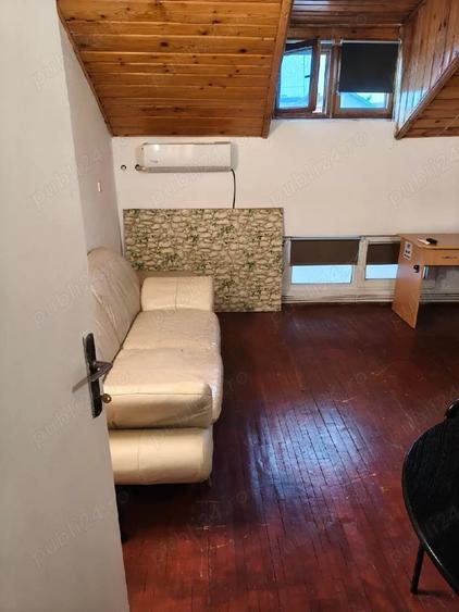 Garsonieră decomandată în Micul Dallas